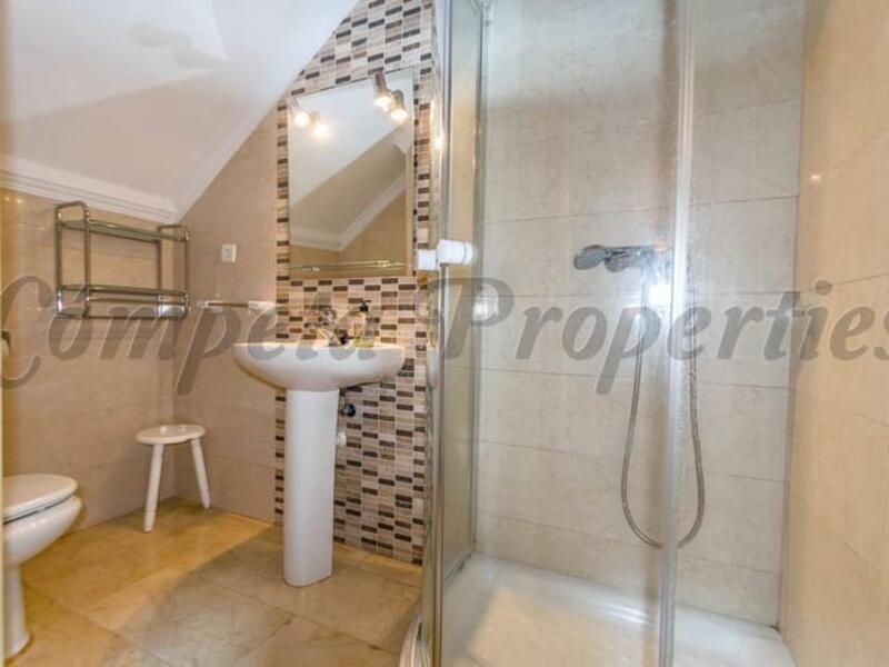 3 Cuarto Adosado para alquiler a largo plazo