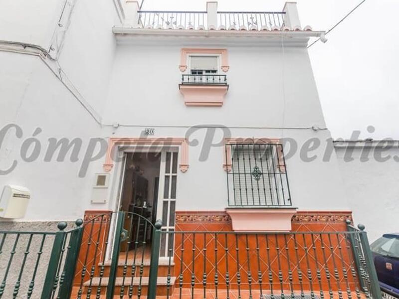3 bedroom Townhouse for sale