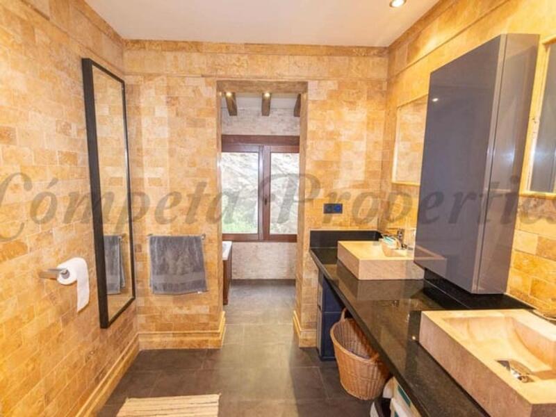 2 bedroom Country House for sale