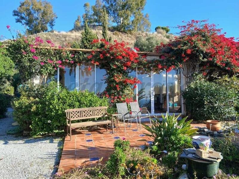 2 bedroom Country House for sale