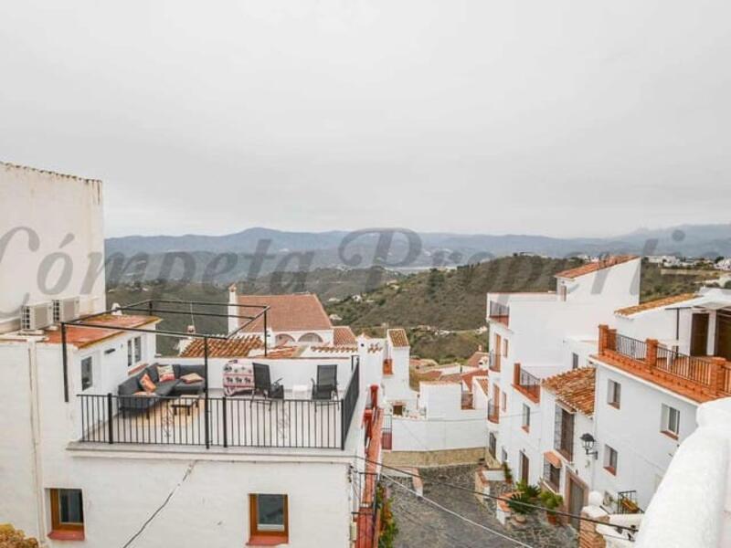 3 bedroom Townhouse for sale