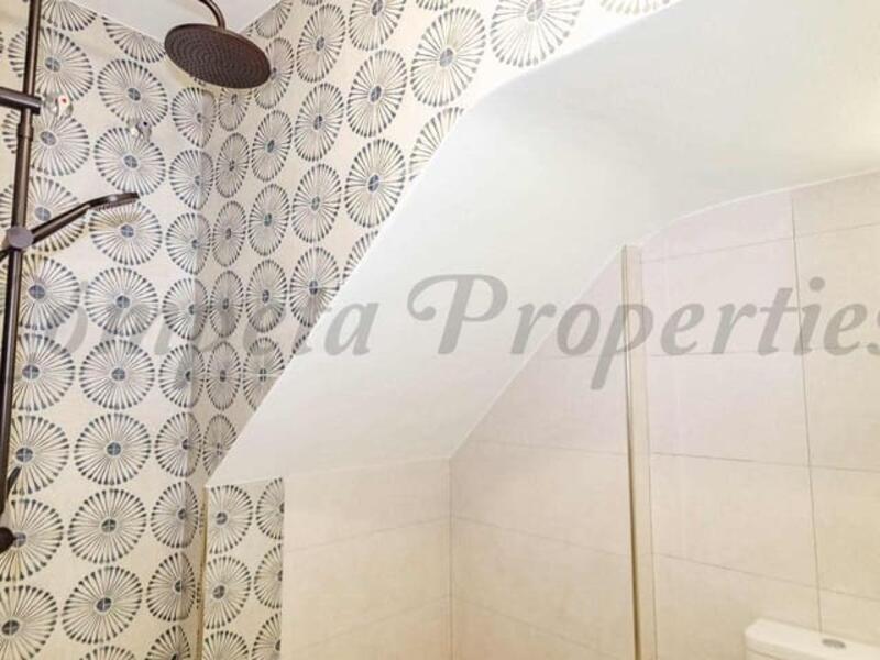 2 bedroom Townhouse for sale