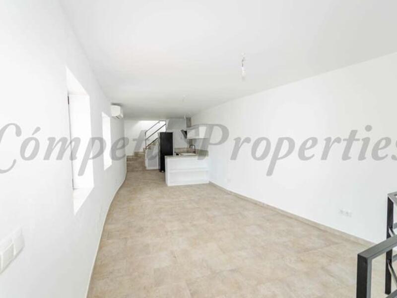 2 bedroom Townhouse for sale