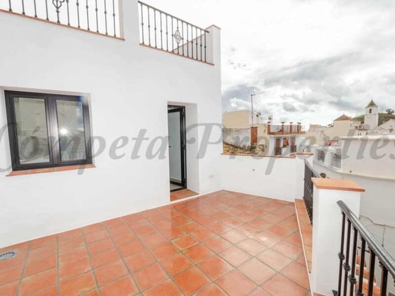 2 bedroom Townhouse for sale