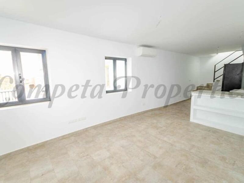 2 bedroom Townhouse for sale