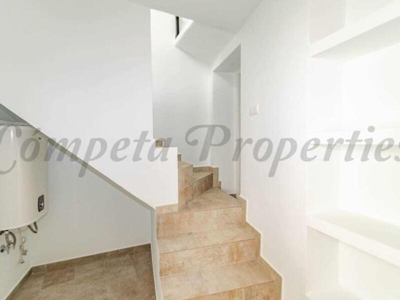 2 bedroom Townhouse for sale