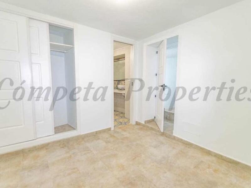 2 bedroom Townhouse for sale