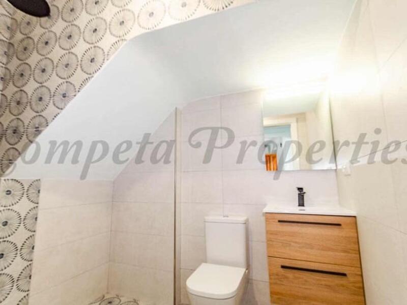 2 bedroom Townhouse for sale