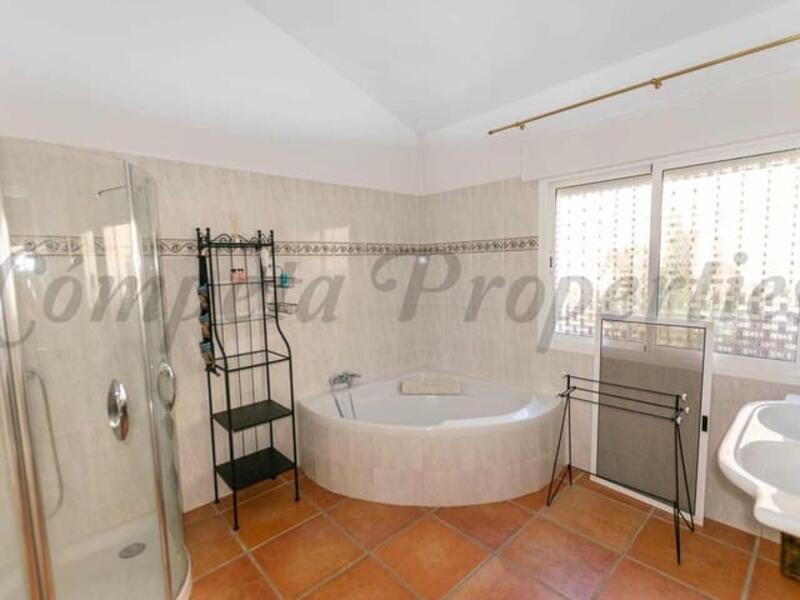 2 slaapkamer Villa Te koop 2 slaapkamer Villa Te koop