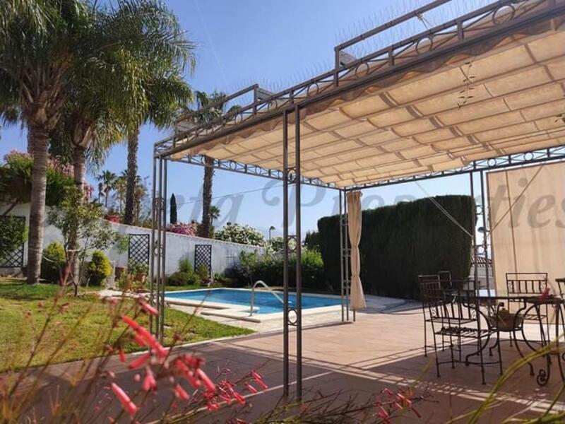 3 bedroom Townhouse for sale