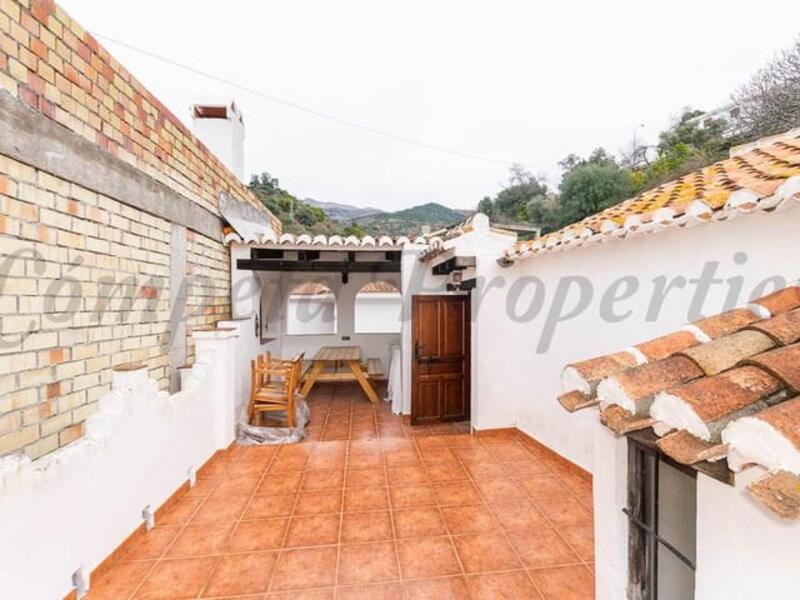 3 bedroom Townhouse for sale