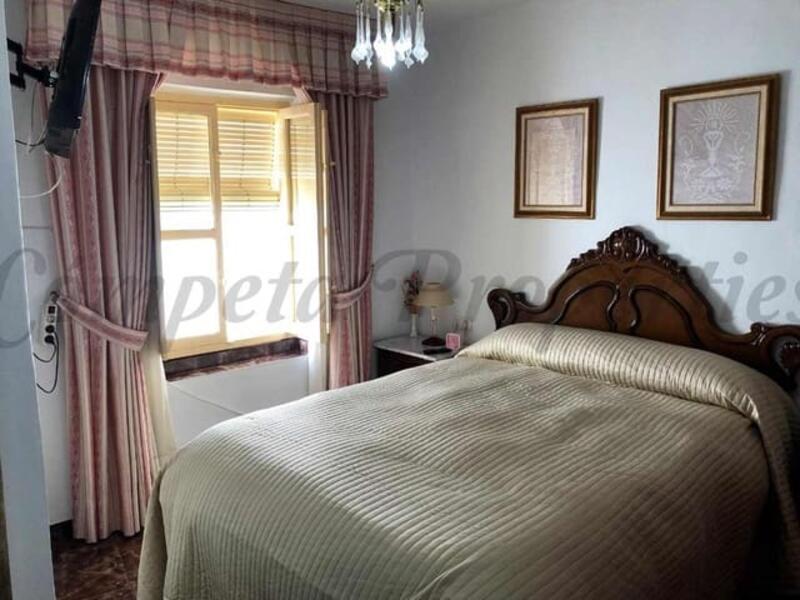 3 bedroom Townhouse for sale