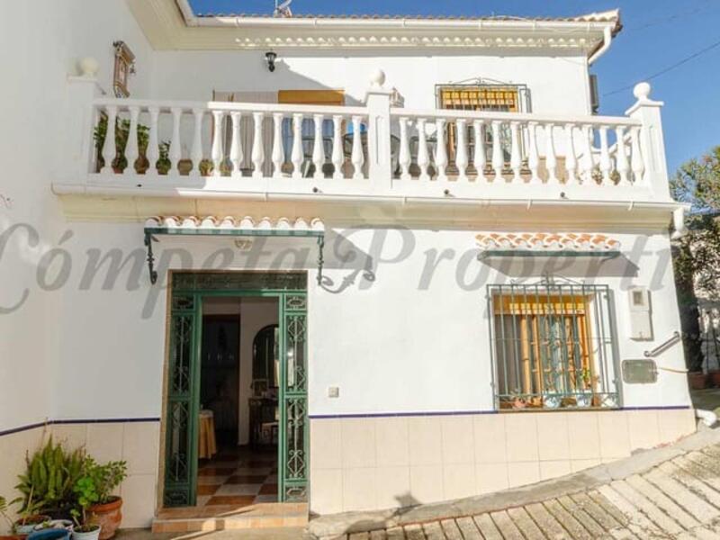 3 bedroom Townhouse for sale