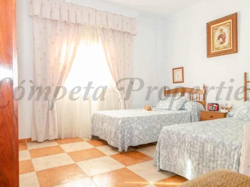 3 bedroom Townhouse for sale