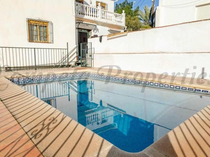 3 bedroom Townhouse for sale