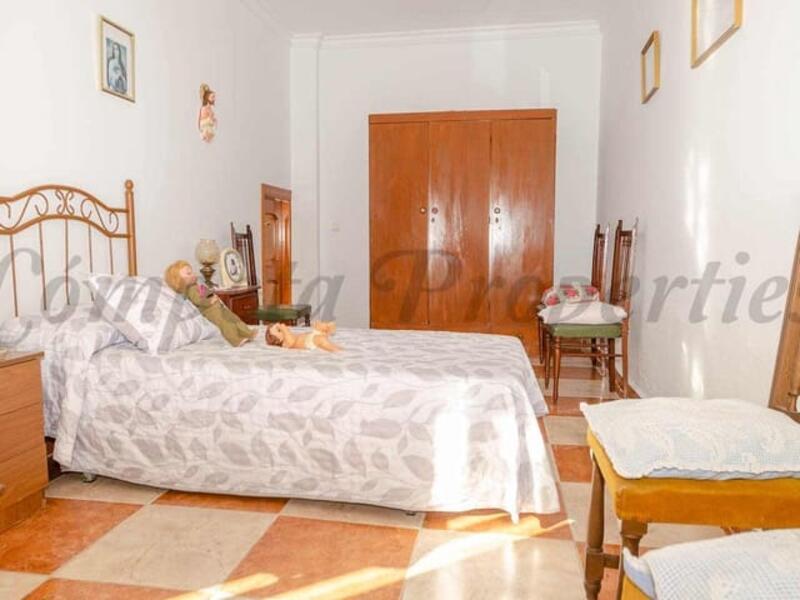 3 bedroom Townhouse for sale