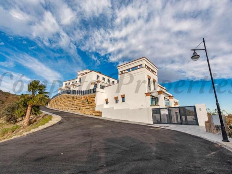 Stadthaus zu verkaufen in Torrox, Málaga