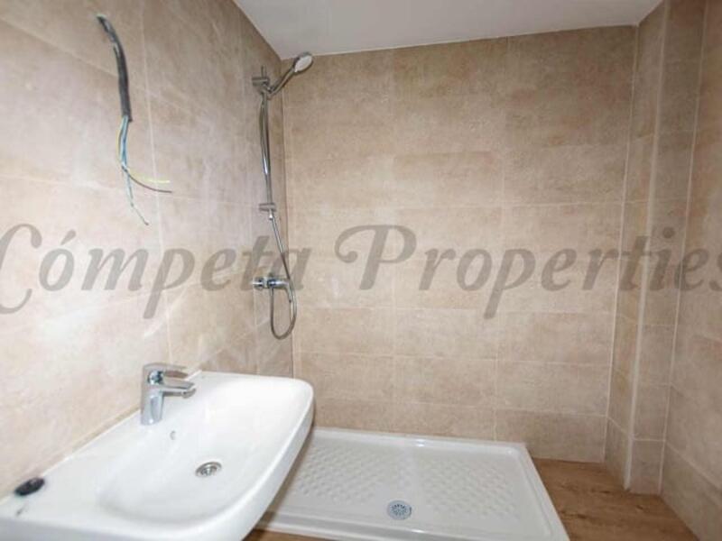 2 slaapkamer Gezinswoning Te koop