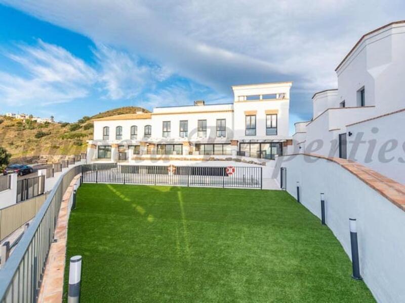 2 slaapkamer Gezinswoning Te koop