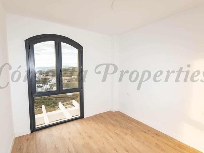 2 slaapkamer Gezinswoning Te koop