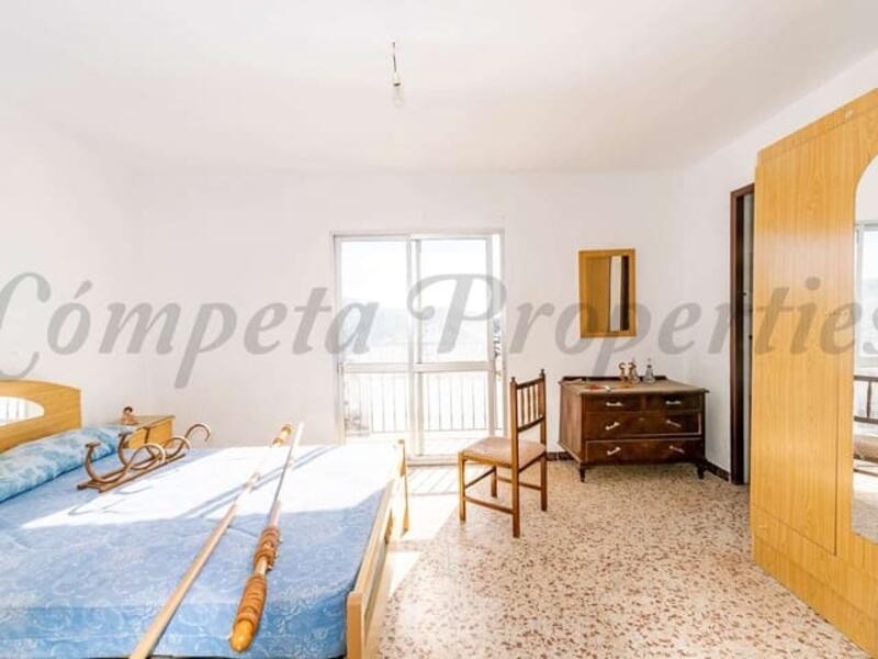 3 bedroom Townhouse for sale