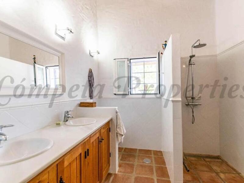 5 bedroom Villa for sale