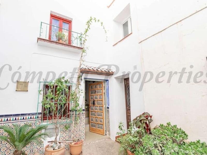 Townhouse for Long Term Rent in Competa, Málaga