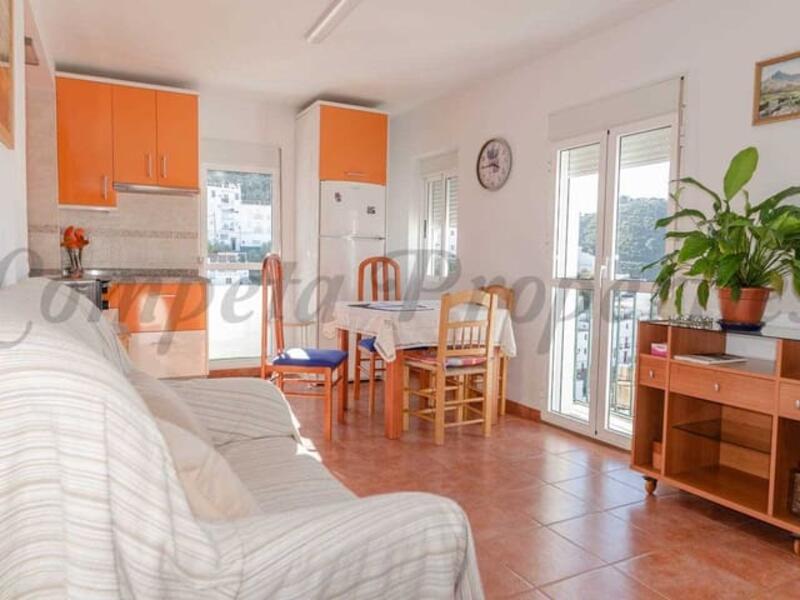 городская тюрьма в долгосрочную аренду в Competa, Málaga