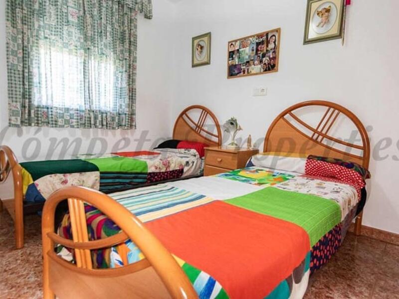 5 Schlafzimmer Villa zu verkaufen 5 Schlafzimmer Villa zu verkaufen