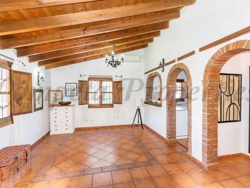 3 bedroom Country House for sale