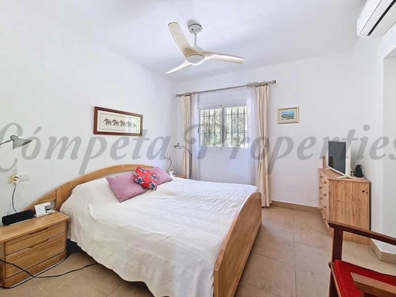 4 спальная комната вилла продается