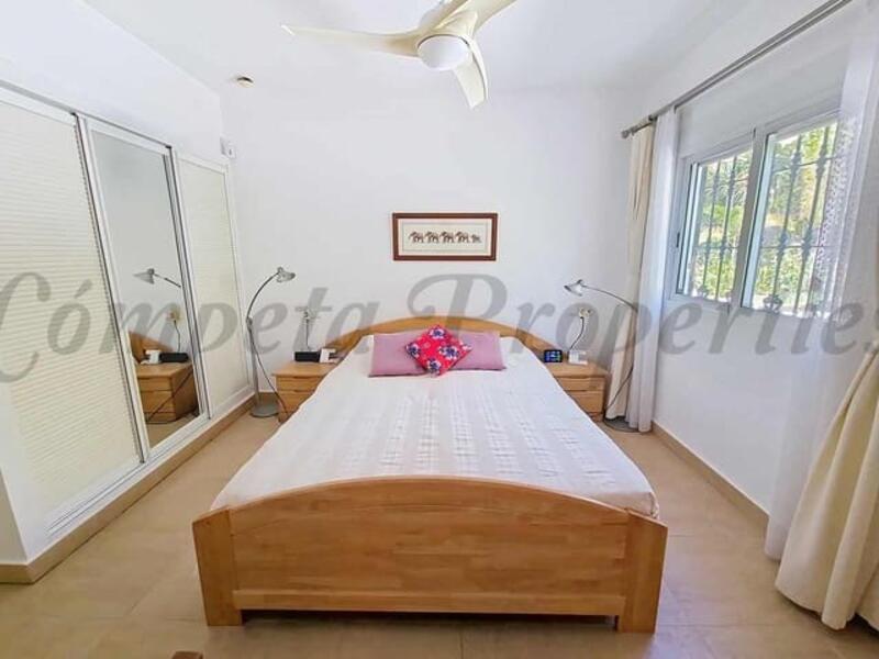 4 спальная комната вилла продается