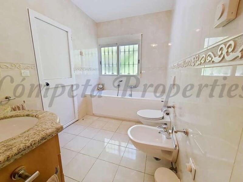 4 спальная комната вилла продается