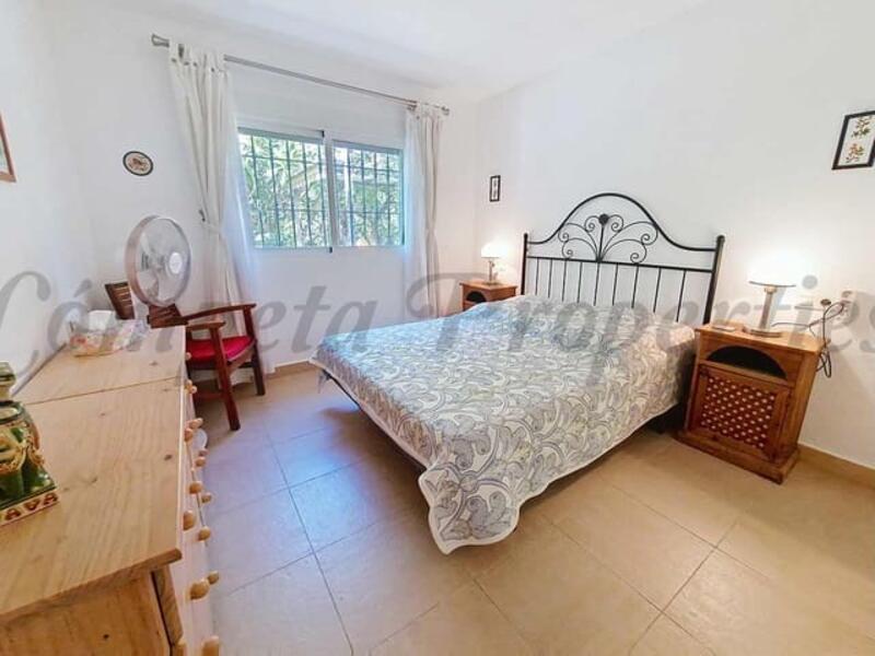 4 спальная комната вилла продается