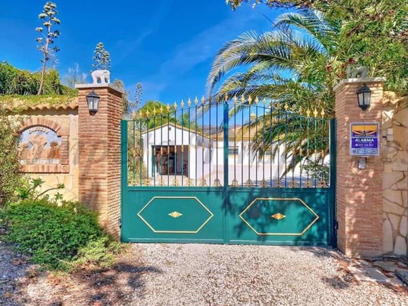 4 спальная комната вилла продается