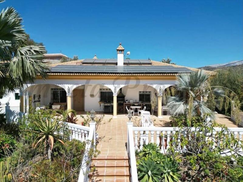 4 спальная комната вилла продается