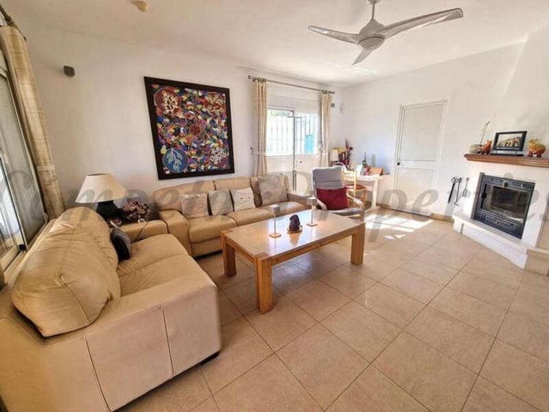 4 спальная комната вилла продается