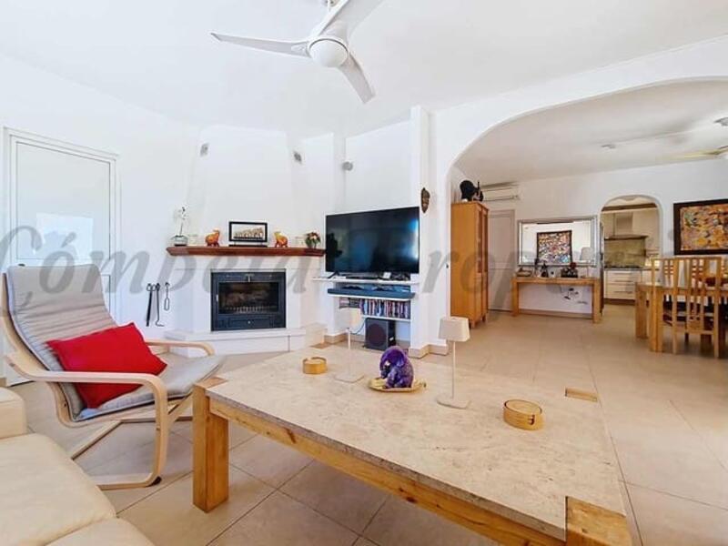 4 спальная комната вилла продается