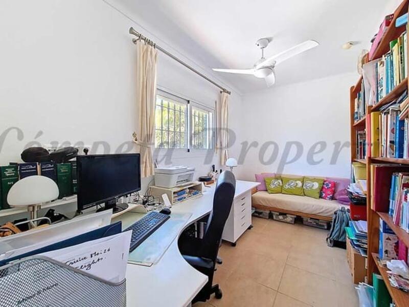 4 спальная комната вилла продается