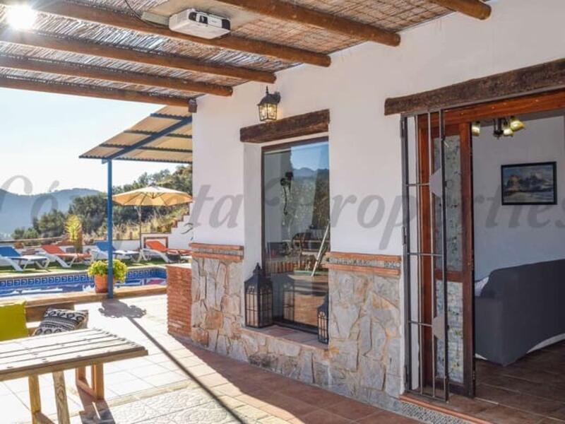 2 bedroom Country House for Long Term Rent