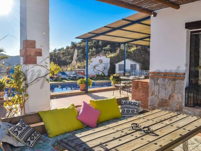 2 bedroom Country House for Long Term Rent