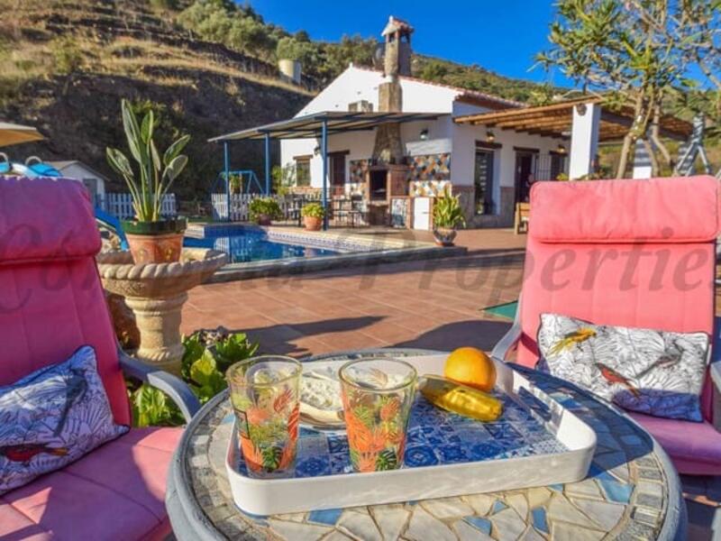 2 bedroom Country House for Long Term Rent