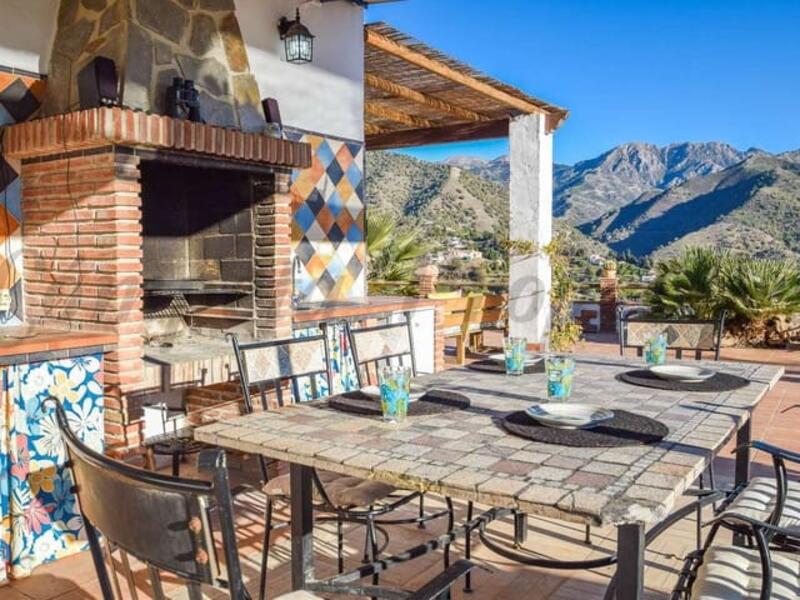 2 bedroom Country House for Long Term Rent