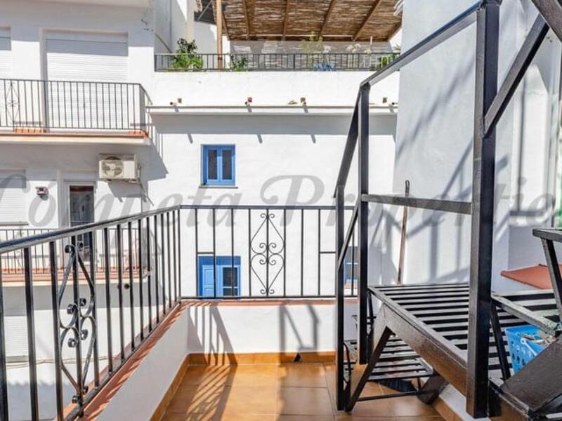 2 bedroom Townhouse for sale