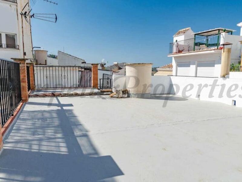 2 bedroom Townhouse for sale