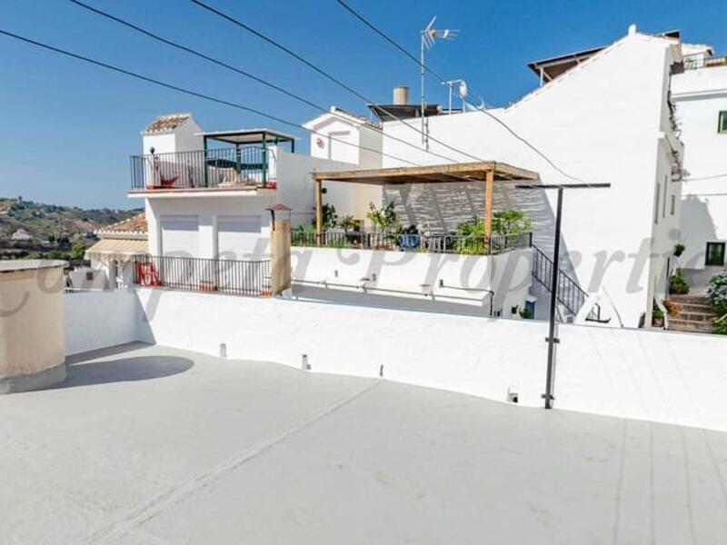 2 bedroom Townhouse for sale