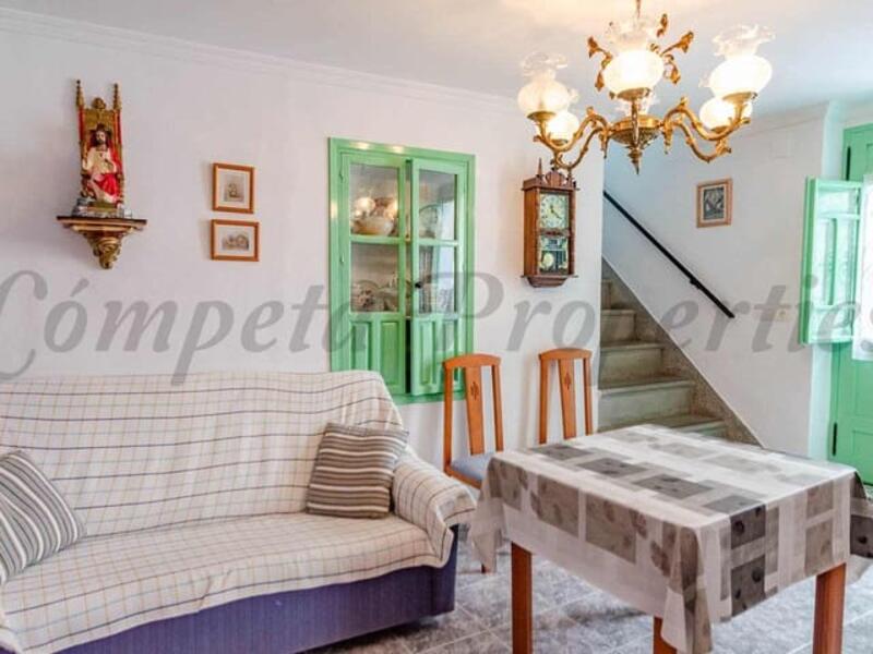 2 bedroom Townhouse for sale