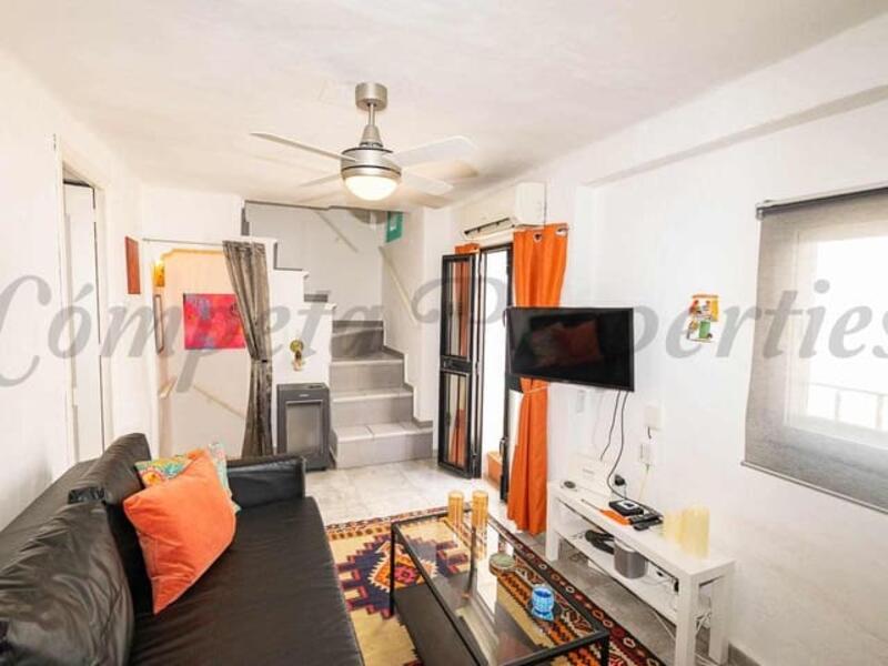 2 bedroom Townhouse for sale