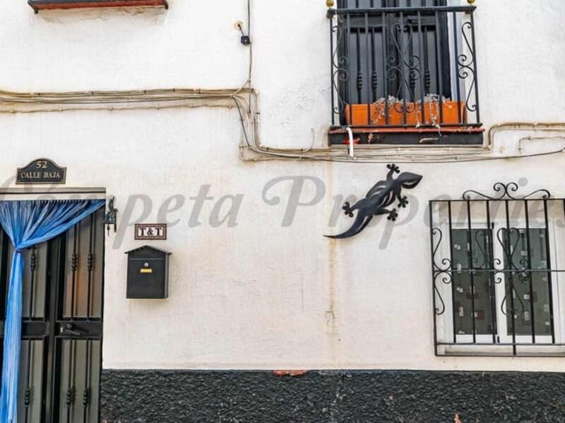 2 bedroom Townhouse for sale