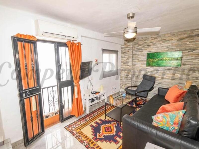 2 bedroom Townhouse for sale